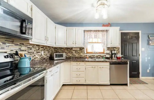 Little River House | Minutes to the Beach and Golfing