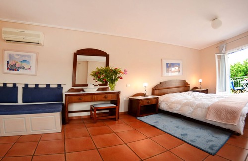 Galaxidi House | Mira Mare Hotel