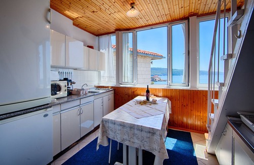 Komiza Hotel | Mira Sea Front Guesthouse