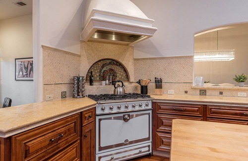 Paso Robles House | Mira Vista Vineyard Estate - Pool and Spa
