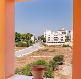 Skala Apartment | Mirabella Mackenzie 1 Bedroom Flat Near the Sea