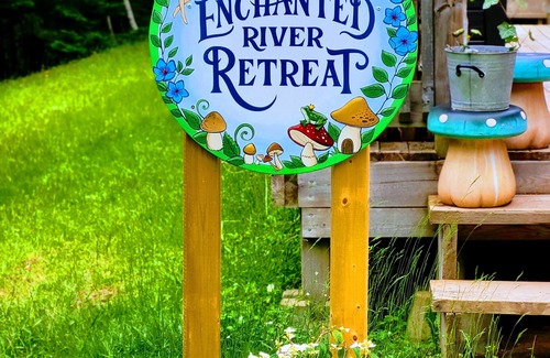 Belfast Cottage | Miracles on Polly - Enchanted River Retreat
