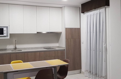 Herce Apartment | MIRADORES DEL ISASA - VIURA-NEOSENS STUDIO APARTMENT