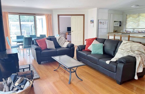 Phillip Island House | Miramar Red Rocks