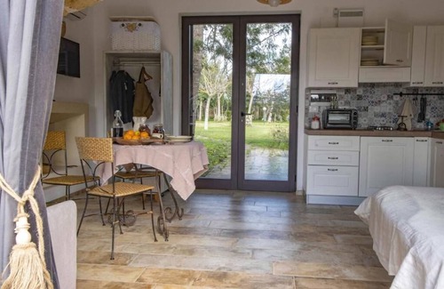 Novoli Condo | MIRTO -monolocale with private hot tub nestled in the greenery of Salento