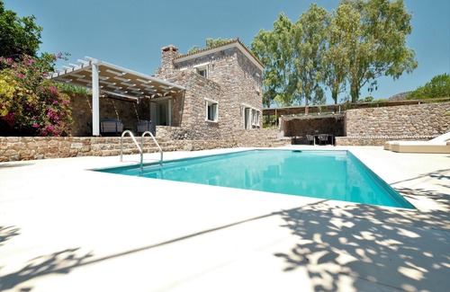 Perdhika House | Miss Valentina - Amazing Stone Villa with Private Pool and Sunset Seaview
