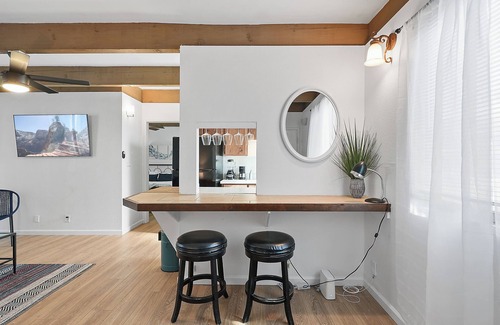 Mission Beach Apartment | Mission Bay Condo - Steps to Sand, Dining, AC, Parking, Location & Shops!
