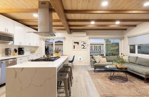 South Mission Beach House | Mission Point Buyout by Avantstay Two Unit Buyout w/Patio, Fire Pit & Close to Beach! 6bdrs