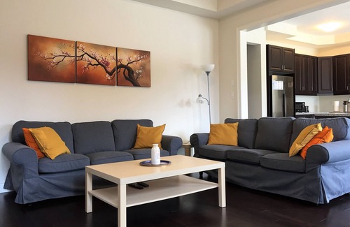 Erin Mills House | Mississauga/Oakville, Family New Home, 10 PPL