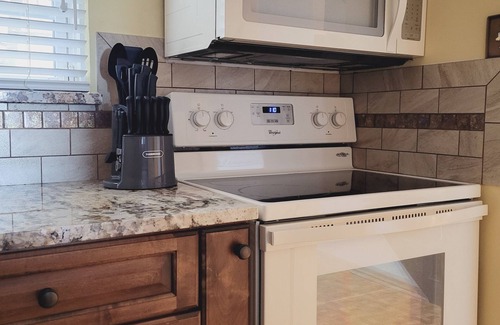 St. Louis Condo | Mississippi River View, Garage, Deck, Fireplace, Home Gym