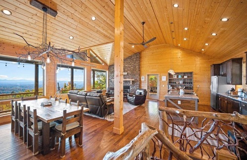 Murphy Cabin | Misty Mountain Summar