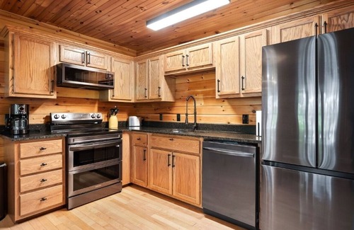 Allons Cabin | Mitchell Creek Marina Lodge 14