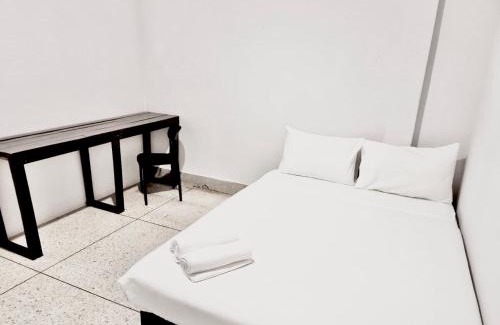 Wat Bowon Niwet Apartment | Mitr Inn Khaosan