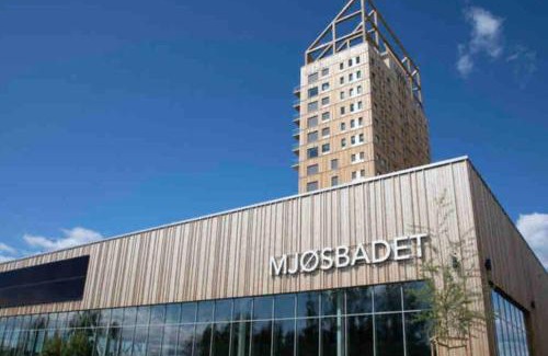 Brumunddal Apartment | Mjøssuite with lovely view