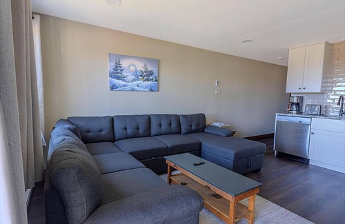 Snowshoe Condo | ML 230: Wonderful lift views await you in this renovated summer oasis!