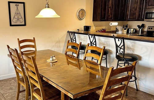 Moab South Valley House | Moab Rim Views! I Pet Friendly I Garage I Pool & Hot Tub