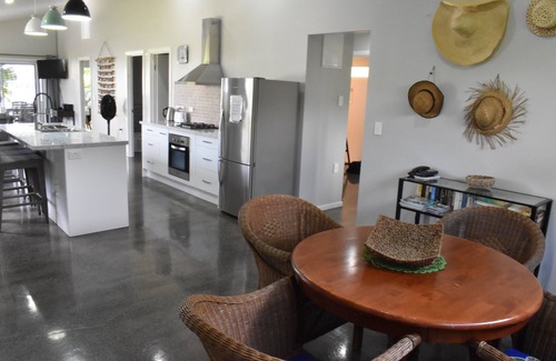 Arorangi House | Moana Sunset Beach Villa