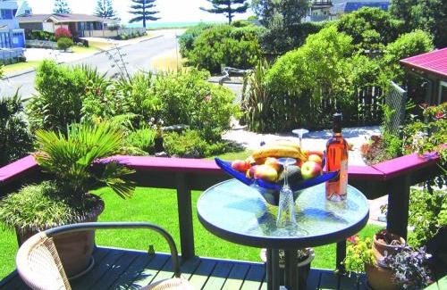 Ohope Bed & Breakfast | Moanarua Beach Cottage