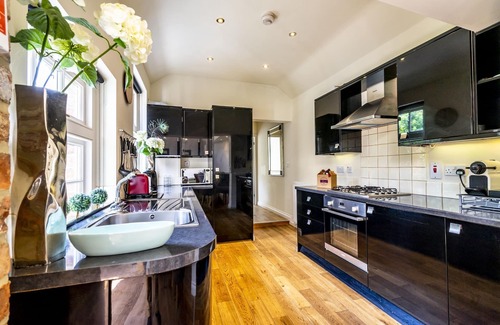 York Cottage | Moatside Gate - sleeps 4 guests in 2 bedrooms