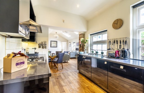 York Cottage | Moatside Gate - sleeps 4 guests in 2 bedrooms