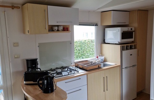 Beg-Meil House | Mobil Home Beg Meil ​300m beach with shared pool, private terrace and Wi-Fi