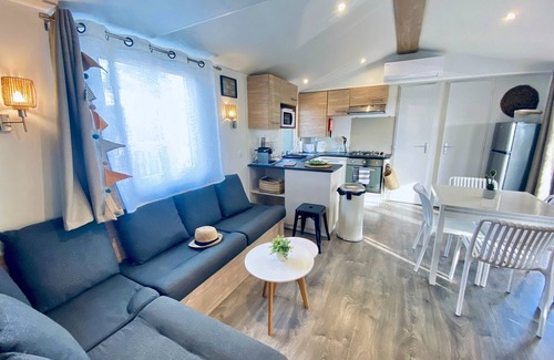 Canet-Plage House | Mobil-home Tout Confort, Bord de Mer. Vue Coucher de Soleil sur L'étang