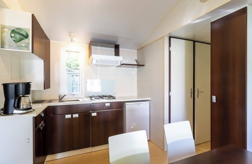 Saint-Pompont House | Mobile Home 'Du Soleil' with Shared Pool, Private Terrace and Wi-Fi