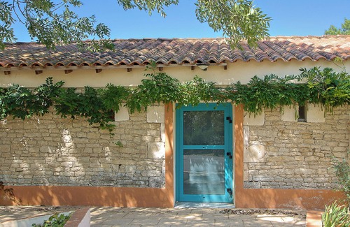 Angles House | Mobile Home 'La Vie Est Belle' with Shared Pool, Private Terrace and Shared Garden