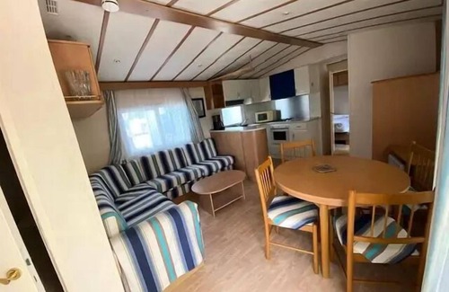 Ambon House | Mobilheim + 20 m2 + Terrace 4 Personen