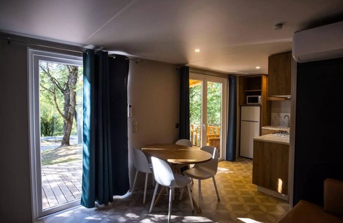 Servies House | Mobilheim Grashopper 32m2 5 Personen