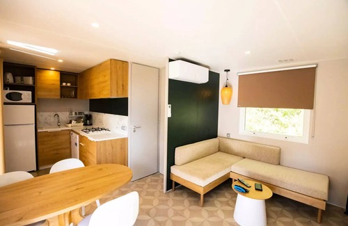 Servies House | Mobilheim Grashopper 32m2 5 Personen