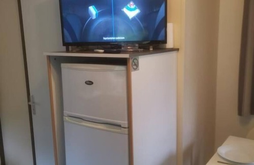 Ivry-la-Bataille House | Mobilhome 3 bedrooms 6 pers TV WIFI washing machine plot near animations