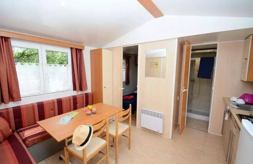 Saint-Paul-en-Foret House | Mobilhome Standard mit TV mit Klimaanlage 4 Personen