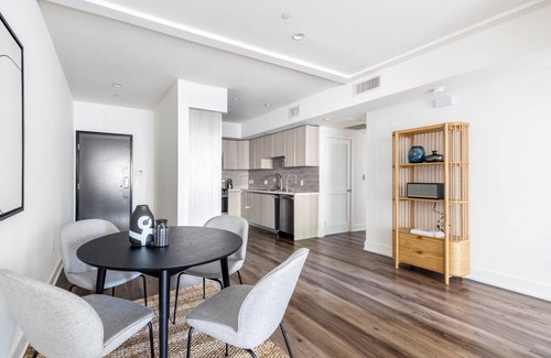 Beverly Grove Apartment | Mod Beverly Grove 2BR w/Courtyard, near West Hollywood, by Blueground