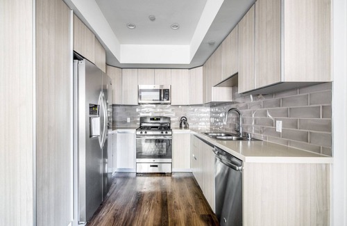 Beverly Grove Apartment | Mod Beverly Grove 2BR w/Courtyard, near West Hollywood, by Blueground