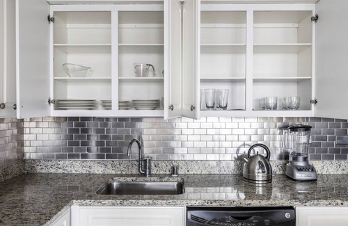 Rush and Division Apartment | Mod River North 2BR w/Gym, W/D, near Magnificent Mile, by Blueground