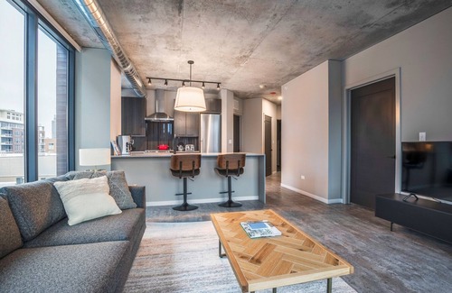 West Loop Apartment | Mod West Loop 2BR w/Gym, Pool, W/D, nr. Fulton Market, by Blueground