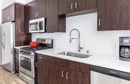 Westchester Apartment | Mod Westchester 1BR w/ Gym, Pool, nr. beach & LAX, by Blueground