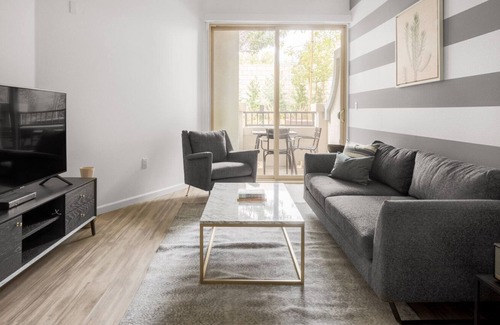 Westchester Apartment | Mod Westchester 1BR w/ Gym, Pool, nr. Venice Beach, by Blueground