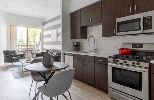 Westchester Apartment | Mod Westchester 1BR w/ Gym, Pool, nr. Venice Beach, by Blueground