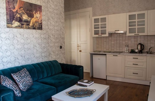 Moda Apartment | Moda Suit