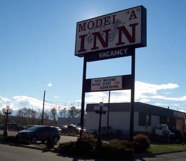 East Kootenay Hotel | Model A Inn