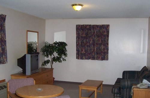 East Kootenay Hotel | Model A Inn