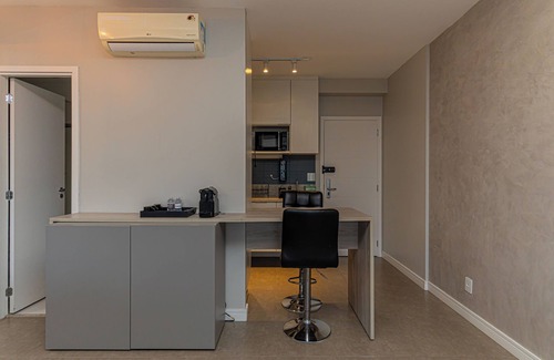 Brooklin Novo Apartment | Modern Olive Studio in Brooklin – Habitarte
