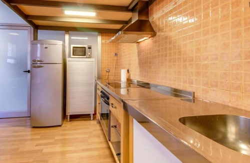 Collblanc y La Torrassa Apartment | MODERNO APTO. BARCELONA/HOSPITALET LLOBREGAT, zona Camp Nou, 6 Personas