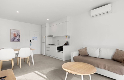 Callala Beach Apartment | Modern 1 Bed Apartment - 6 Min walk to beach