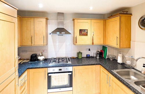 Bracknell Apartment | Modern - 1 Bed Flat in Bracknell - near airport