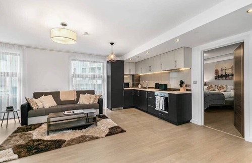 Woking Apartment | Modern 1 Bedroom Apartment in Woking Town Centre