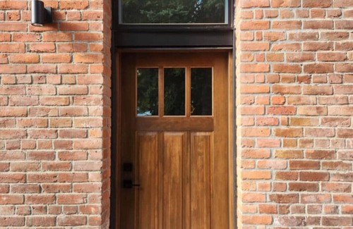 Kaslo Condo | Modern 1 bedroom apartment located in a historic building constructed in 1896