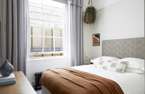 Angel Apartment | Modern 1 Bedroom Apartment - minutes from Angel Tube St.